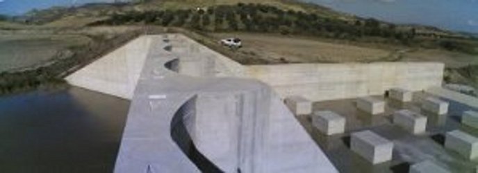 Cassa d′espansione di Cacchiavia – Torrente Passovecchio – Realizzata nel 2002 dalla Regione Calabria con fondi stanziati dalla Protezione Civile a seguito dell′alluvione di Crotone del 1996.